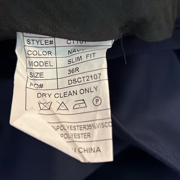 New Men suit size 42R (Read the descriptions) - Picture 3 of 4